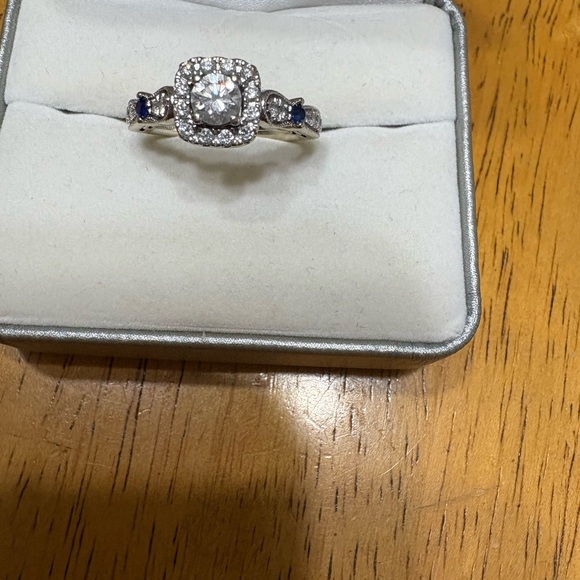Elegant white gold and Blue Gemstone Ring